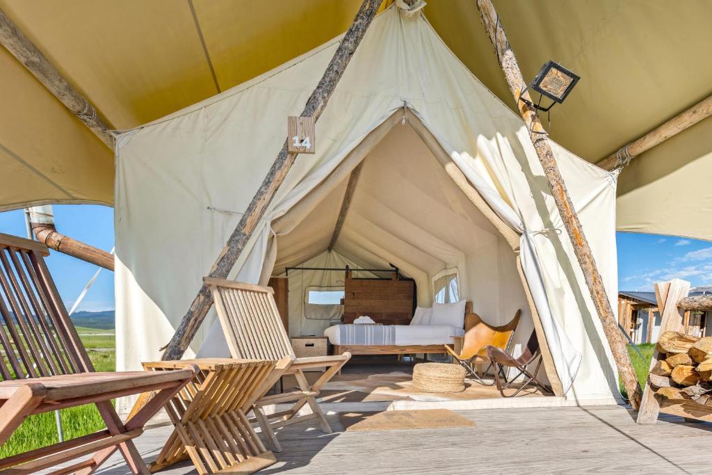 Fotografie z fotogalerie ubytování Under Canvas West Yellowstone v destinaci West Yellowstone