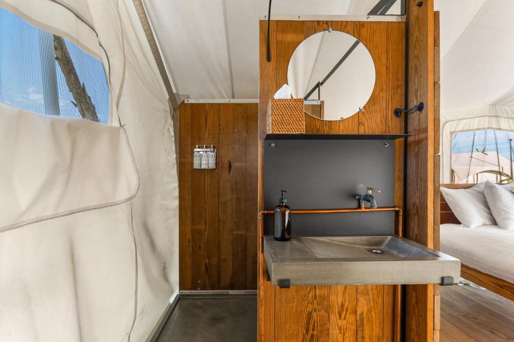 Fotografie z fotogalerie ubytování Under Canvas West Yellowstone v destinaci West Yellowstone