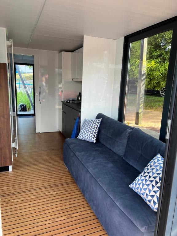 Kuchyň nebo kuchyňský kout v ubytování Domek pływający HouseBoat 4U