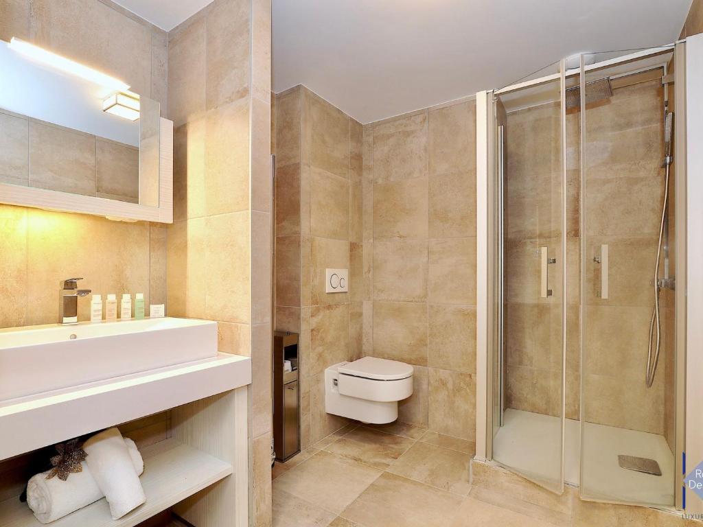 Fotografia z galérie ubytovania Appartement luxueux 112m², 4 chambres, proche pistes et télécabines, parking privé, Courchevel 1550 - FR-1-664-4 v destinácii Courchevel