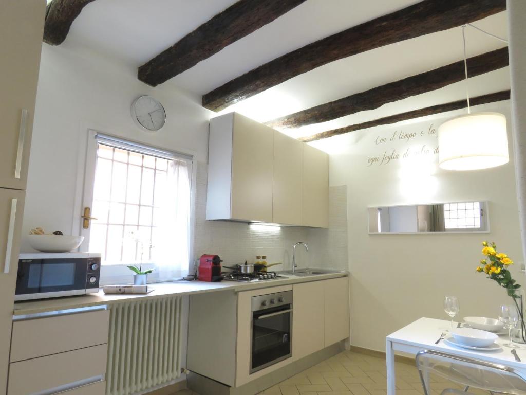 Kuchyňa alebo kuchynka v ubytovaní Seta Apartment