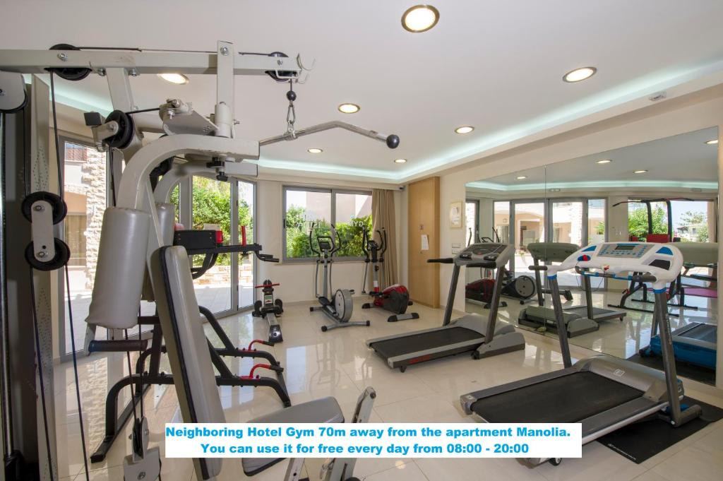 Fitness centrum a/nebo fitness zařízení v ubytování Manolia Dream Apartment 30m to the beach