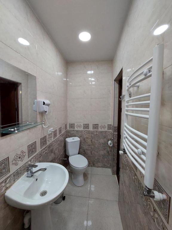 Koupelna v ubytování Guesthouse ''Door'' in Sighnaghi