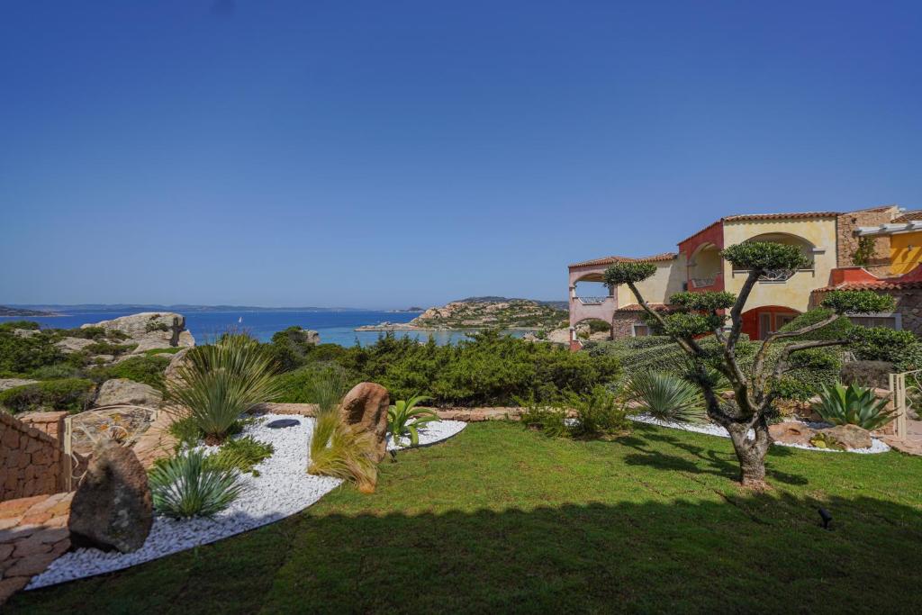 LA MADDALENA Lux House - Sea & Sunset view - One-Bedroom House