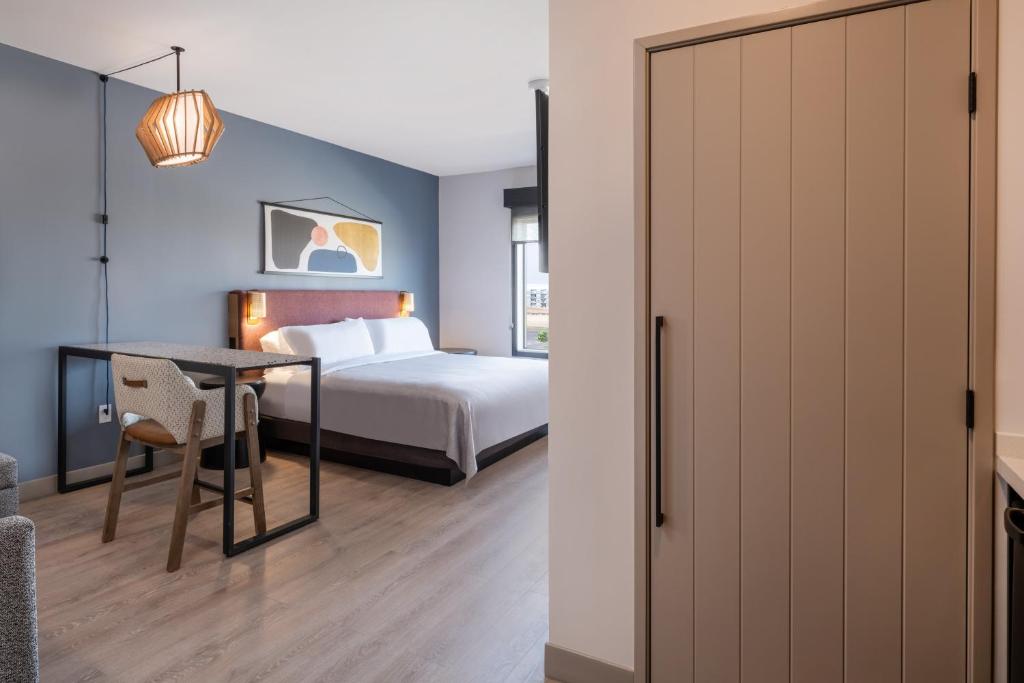 Atwell Suites Denver Airport - Tower Road by IHG photo