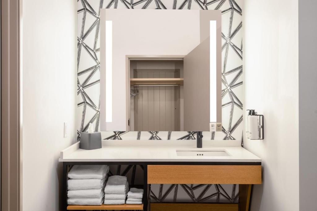 Atwell Suites Denver Airport - Tower Road by IHG photo