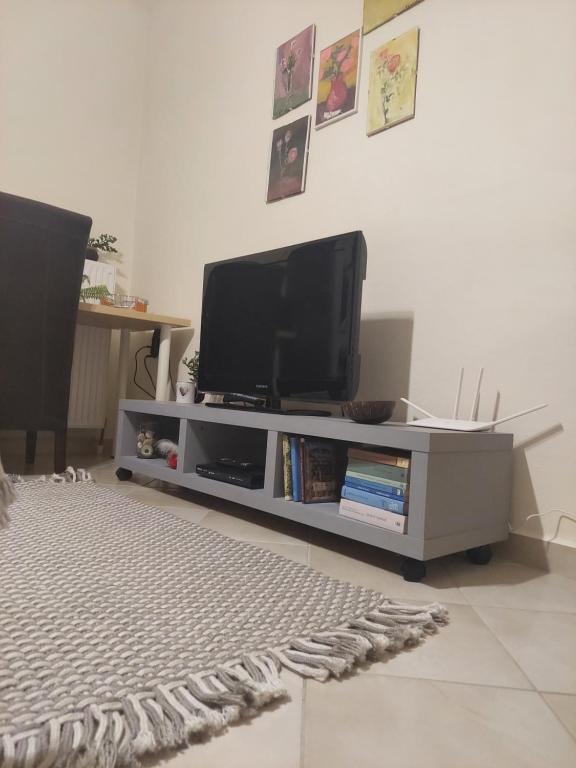 TV a/nebo společenská místnost v ubytování Κλινάρι