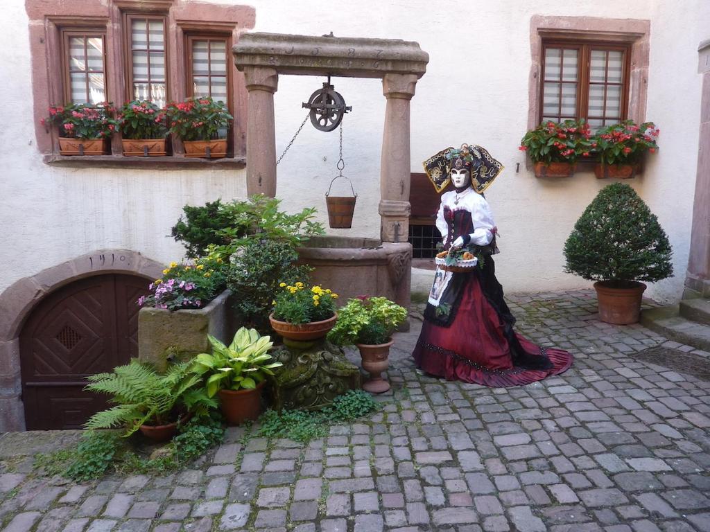 Hosté ubytování ADRIHOF à Riquewihr, Cour de l'Abbaye d'Autrey