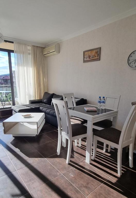 Posezení v ubytování Dolce Vita II Waterfront Aura Sea View Luxury Apartament