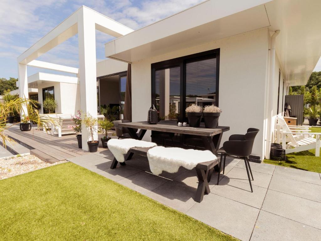 Modern villa in Zeewolde with private terrace, Zeewolde (updated prices