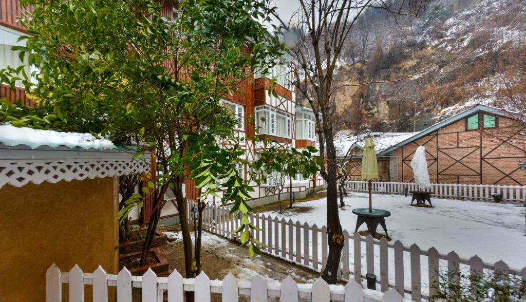 HOTEL METROPOLIS SRINAGAR v zimě