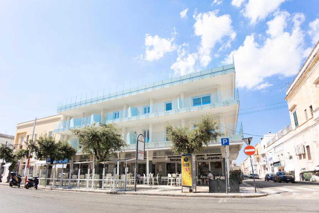 The building in which a szállodákat is located