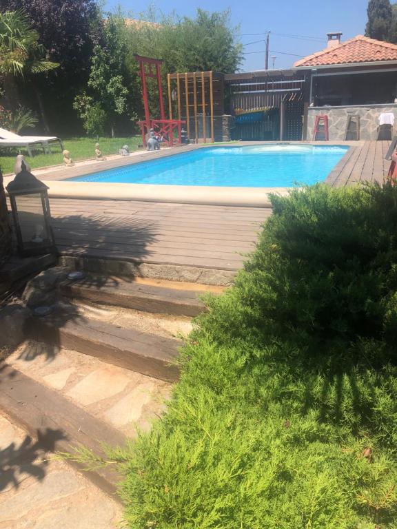 Bazén v ubytování Chalet - Piscine - Wifi nebo v jeho okolí