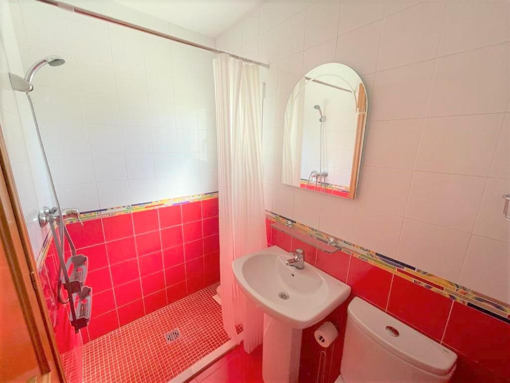 Koupelna v ubytování Chalet Almadraba- Turistika