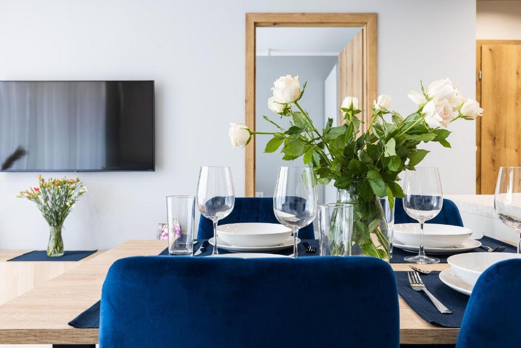 Televízia a/alebo spoločenská miestnosť v ubytovaní Apartament nr 5 Cetniewo Osada, Władysławowo, duży taras, parking podziemny