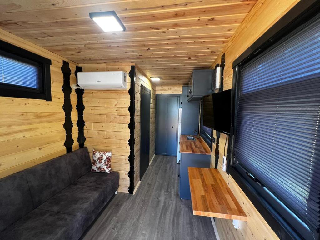 Posezení v ubytování Bitez Tiny House & Beach