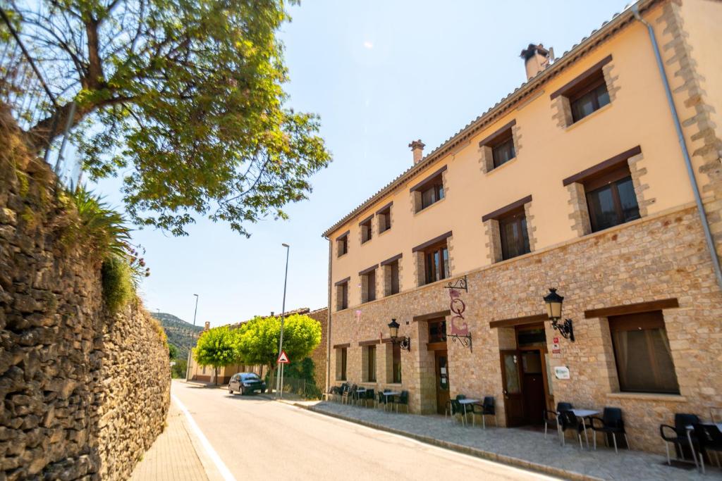 a street in front of a building at Hostal El Guerrer in Todolella