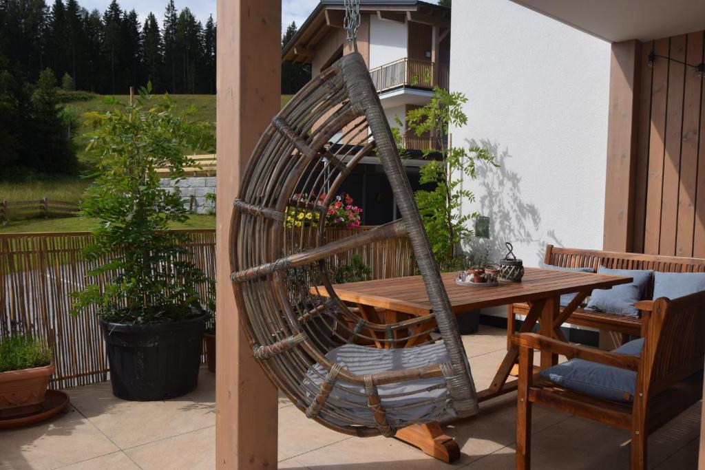 Vonkajšia záhrada v ubytovaní JARA APARTMENT- Ramsau am Dachstein