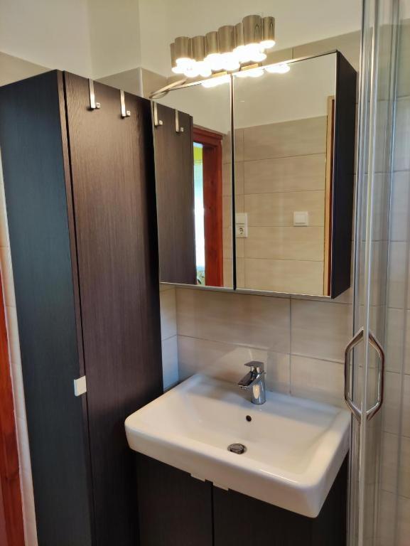 Kúpeľňa v ubytovaní Révai Apartman Fonyód