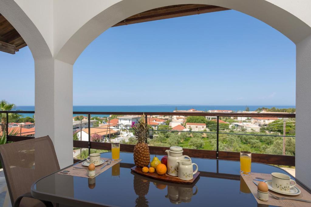 Balkón nebo terasa v ubytování Vallia's Seaview Complex
