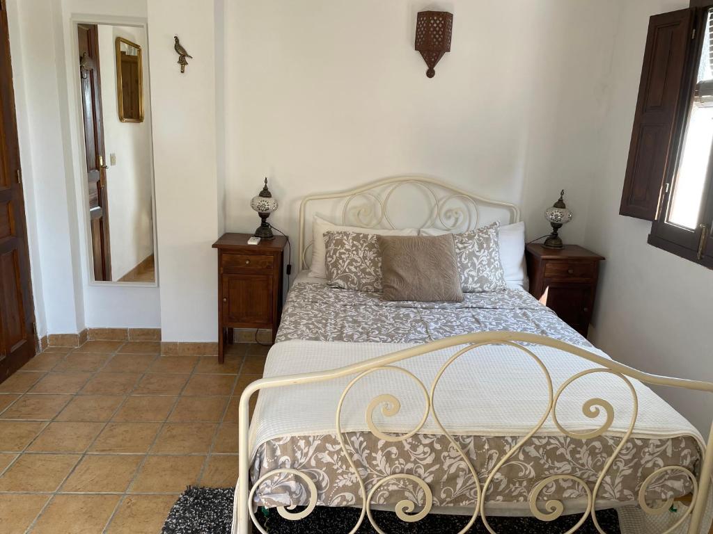 Fotografia z galérie ubytovania Casa Abuela, cheerful cosy 2 bedroom whitewashed village house v destinácii Pinos del Valle