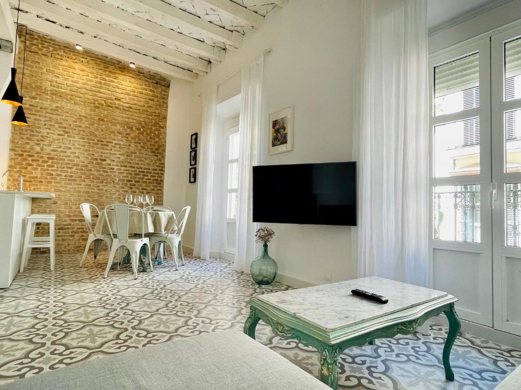 Modern apartment in the city centre, La Alameda