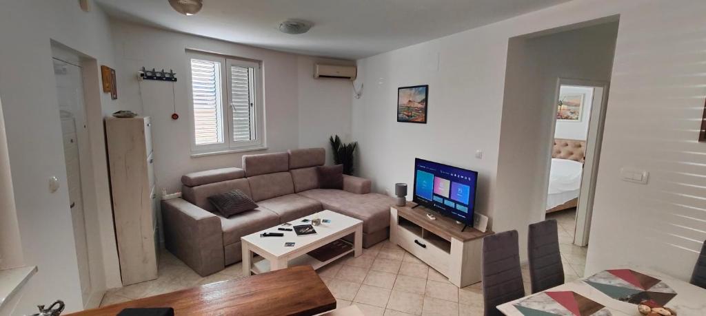 Afbeelding uit fotogalerij van Tomopet Apartment in Petrovac na Moru