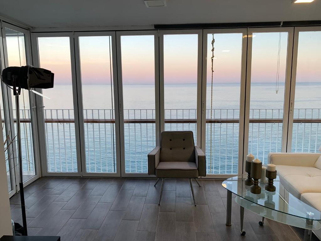 A general sea view or a sea view taken from Az apartmant