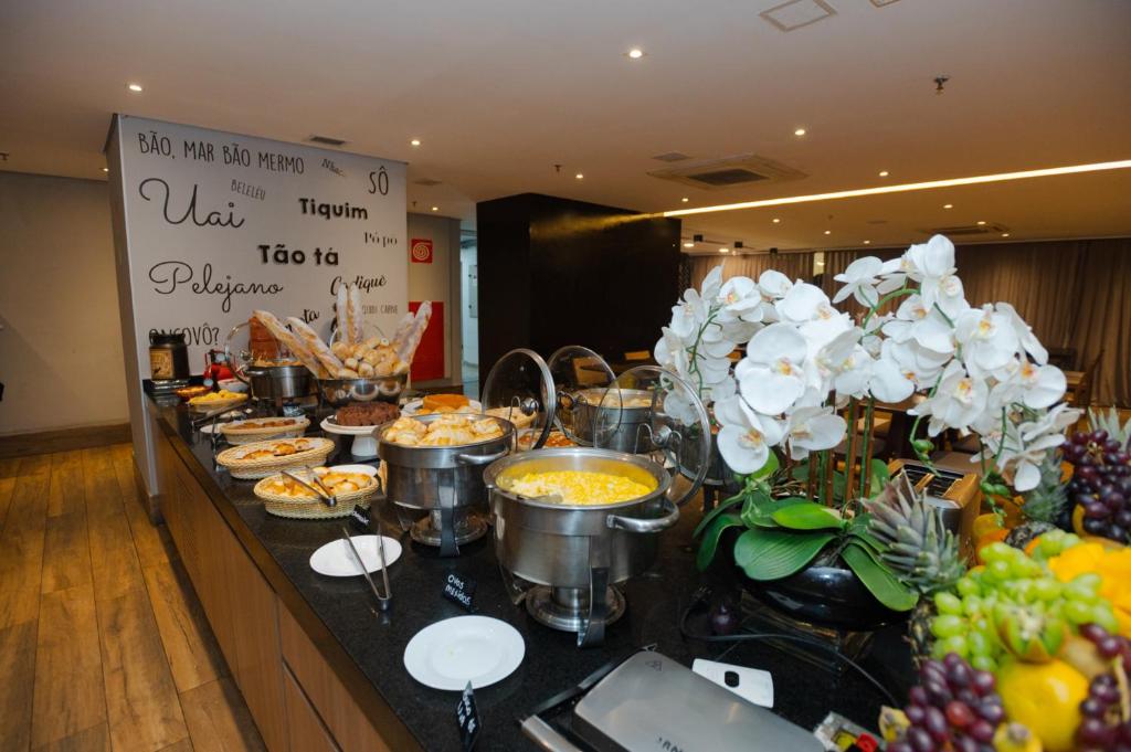 Comida no hotel ou em algum lugar perto