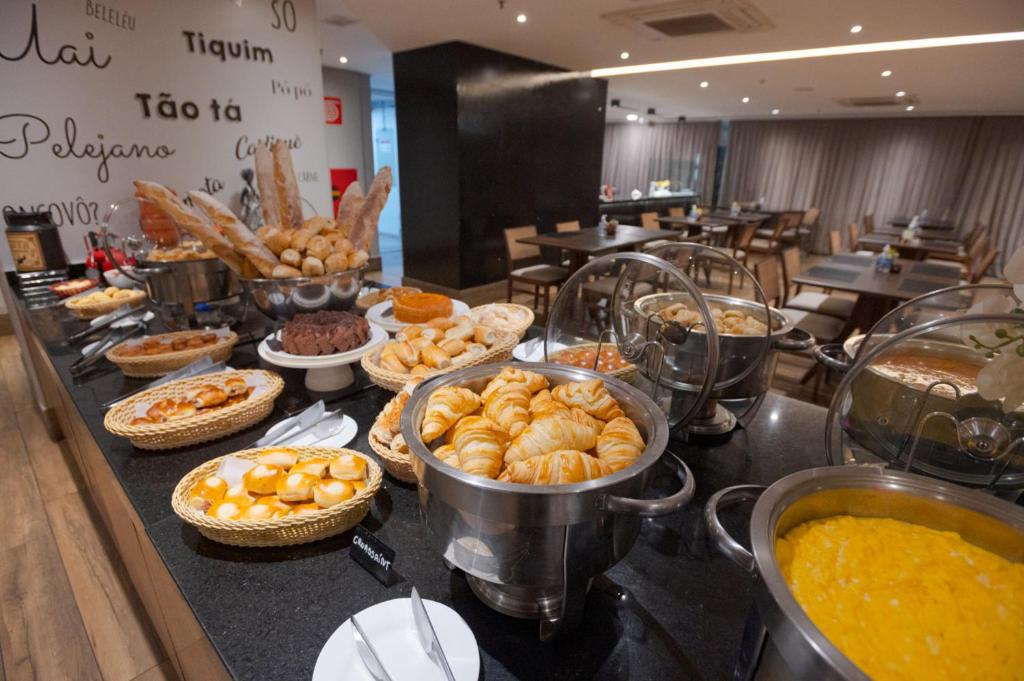 Comida no hotel ou em algum lugar perto