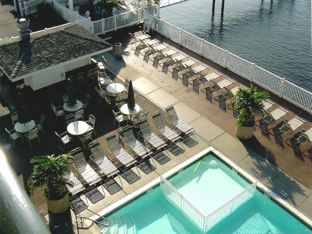 Bazén v ubytování Pier 4 Hotel nebo v jeho okolí