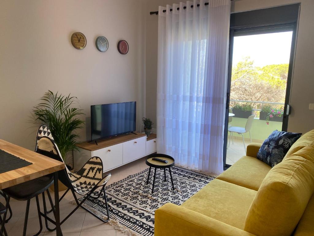 Cheerful 2-bedroom apartment in Golem - Imazhi 5