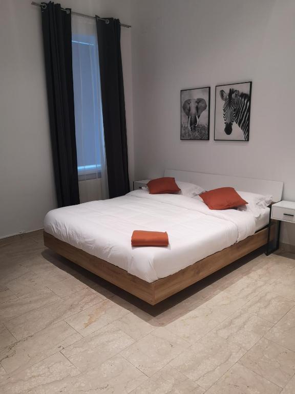 Centre Apartments - 