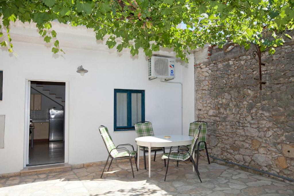 Patio alebo iná vonkajšia časť ubytovania Kuca za odmor Toksini