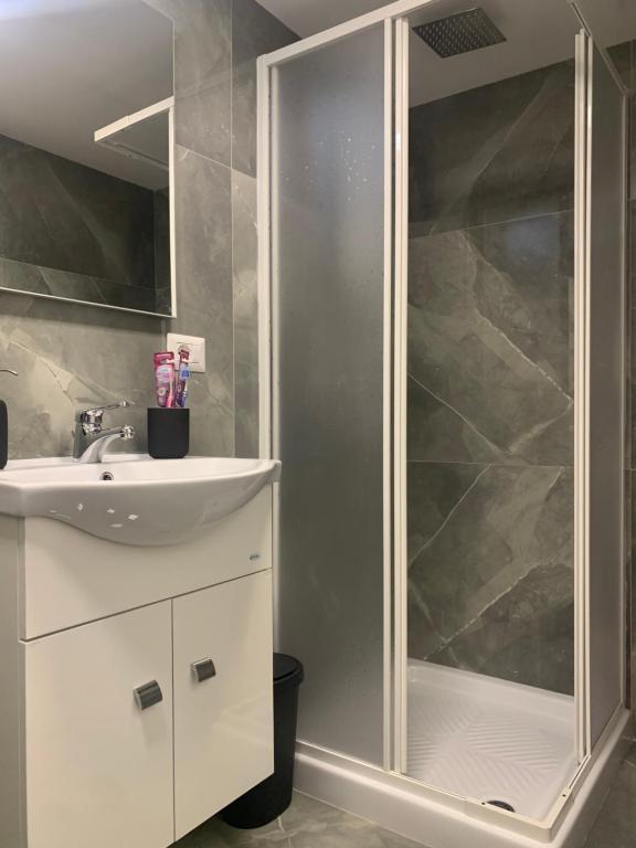 Un baño de Toledo Home