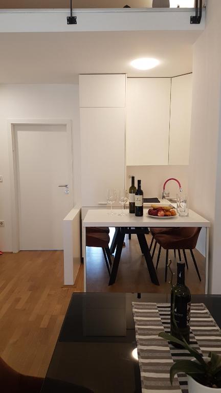 Kuchyňa alebo kuchynka v ubytovaní Deluxe Apartment Kristian whit a private parking
