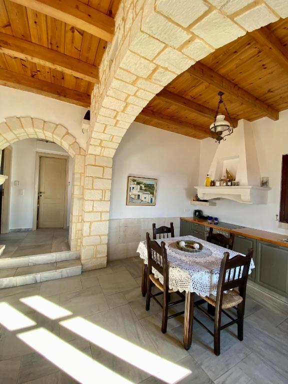 Fotografie z fotogalerie ubytování Stonehouse villas with breathtaking view v destinaci Sitia