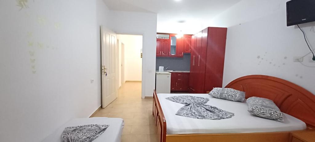 Villa Nuredinaj - Estudio Con Mountain View