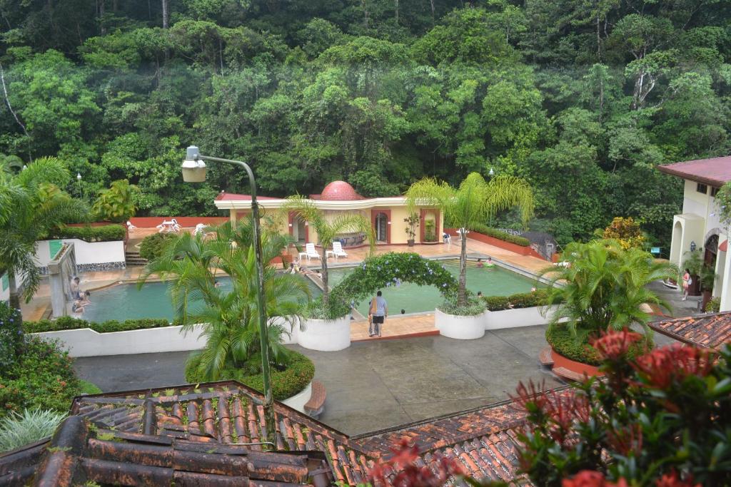 Bazén v ubytování El Tucano Resort & Thermal Spa nebo v jeho okolí