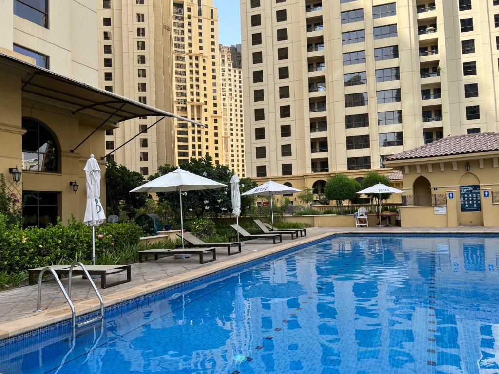خوابگاه قمری - JBR