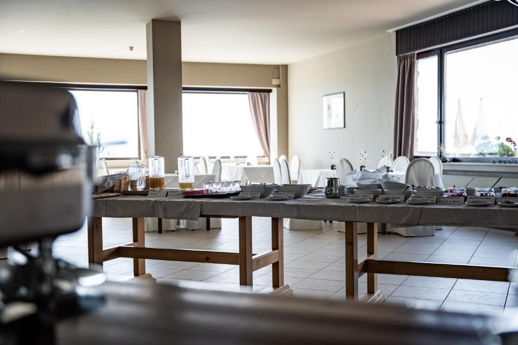 A seating area at PanoramaHotel Penegal