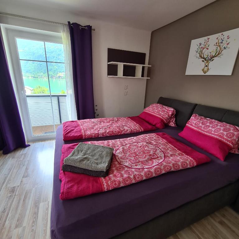 A bed or beds in a room at Ferienwohnung Claudia
