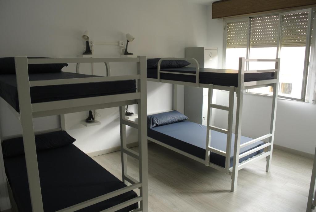 Albergue Trabazo - Single Bed In Dormitory Room