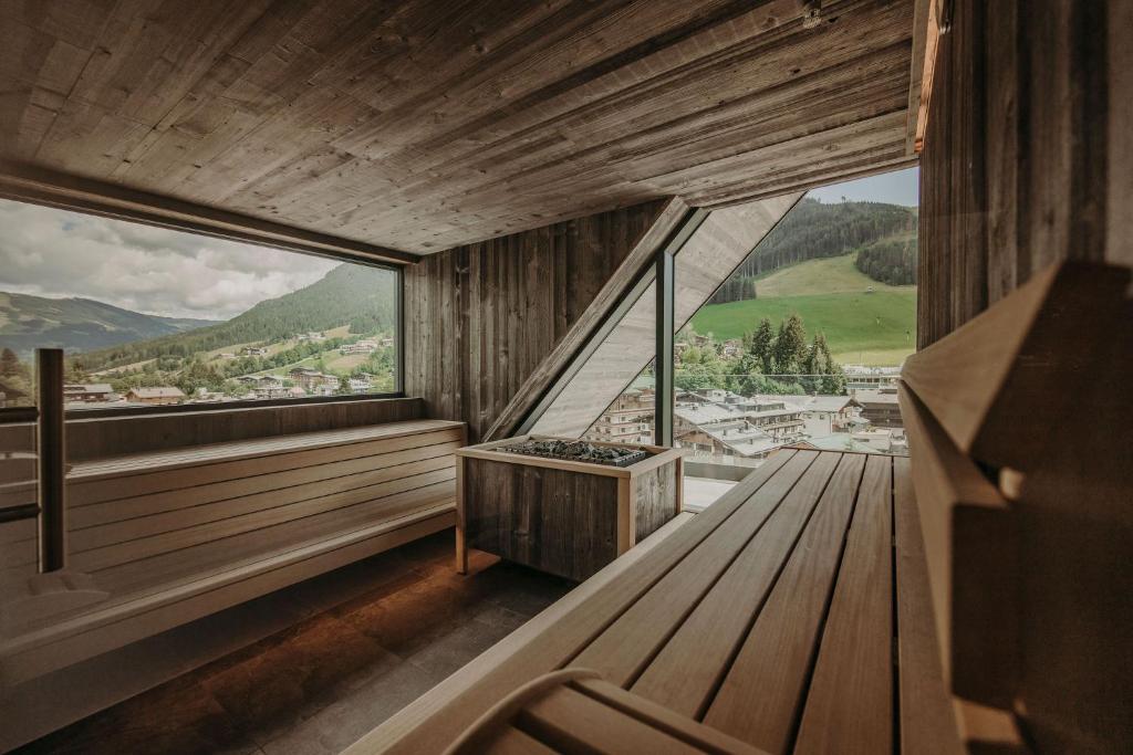Nespecifikovaný výhled na hory nebo výhled na hory při pohledu z hotelu