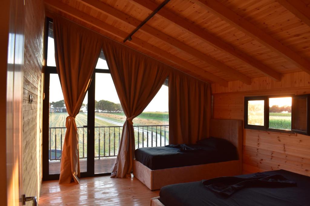 Posh villa 2 - Image 2