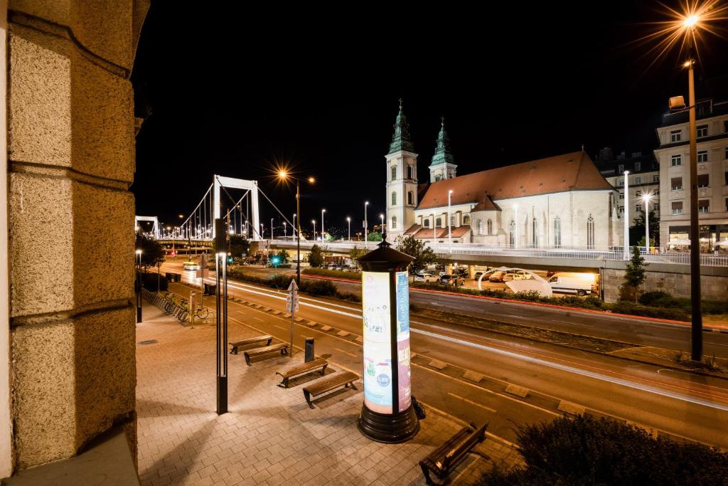 Fotografia z galérie ubytovania Deluxe Downtown Apartment with a Fabulous View v Budapešti