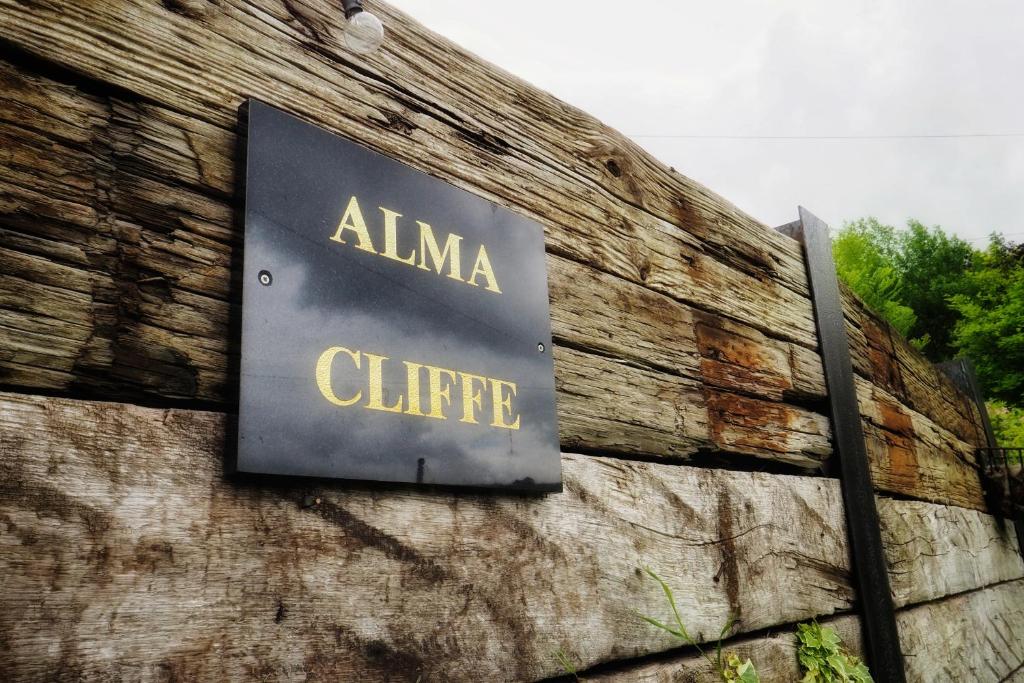 Certifikát, hodnocení, plakát nebo jiný dokument vystavený v ubytování Alma Cliffe Guest House
