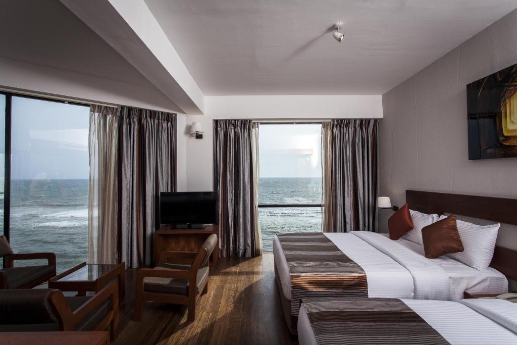 TV a/nebo společenská místnost v ubytování The Ocean Colombo