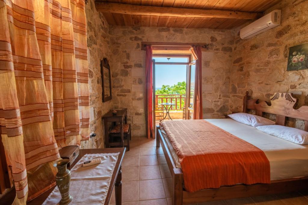 Postel nebo postele na pokoji v ubytování Golden Sun Apartments