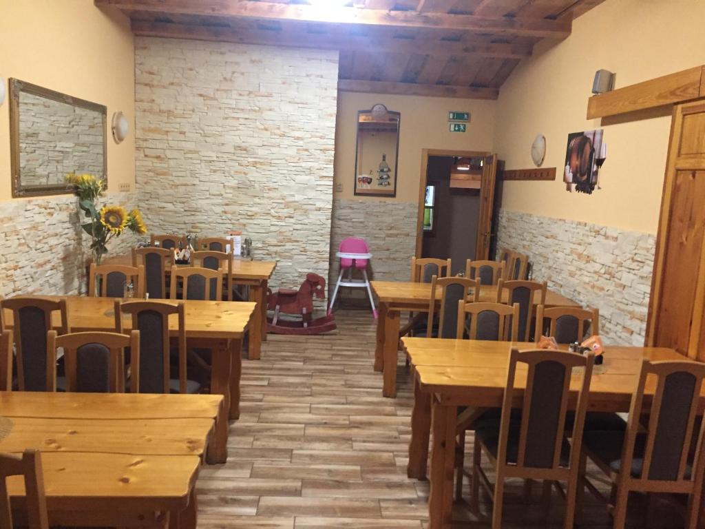 Restauracja lub miejsce do jedzenia w obiekcie Hotel Taurus